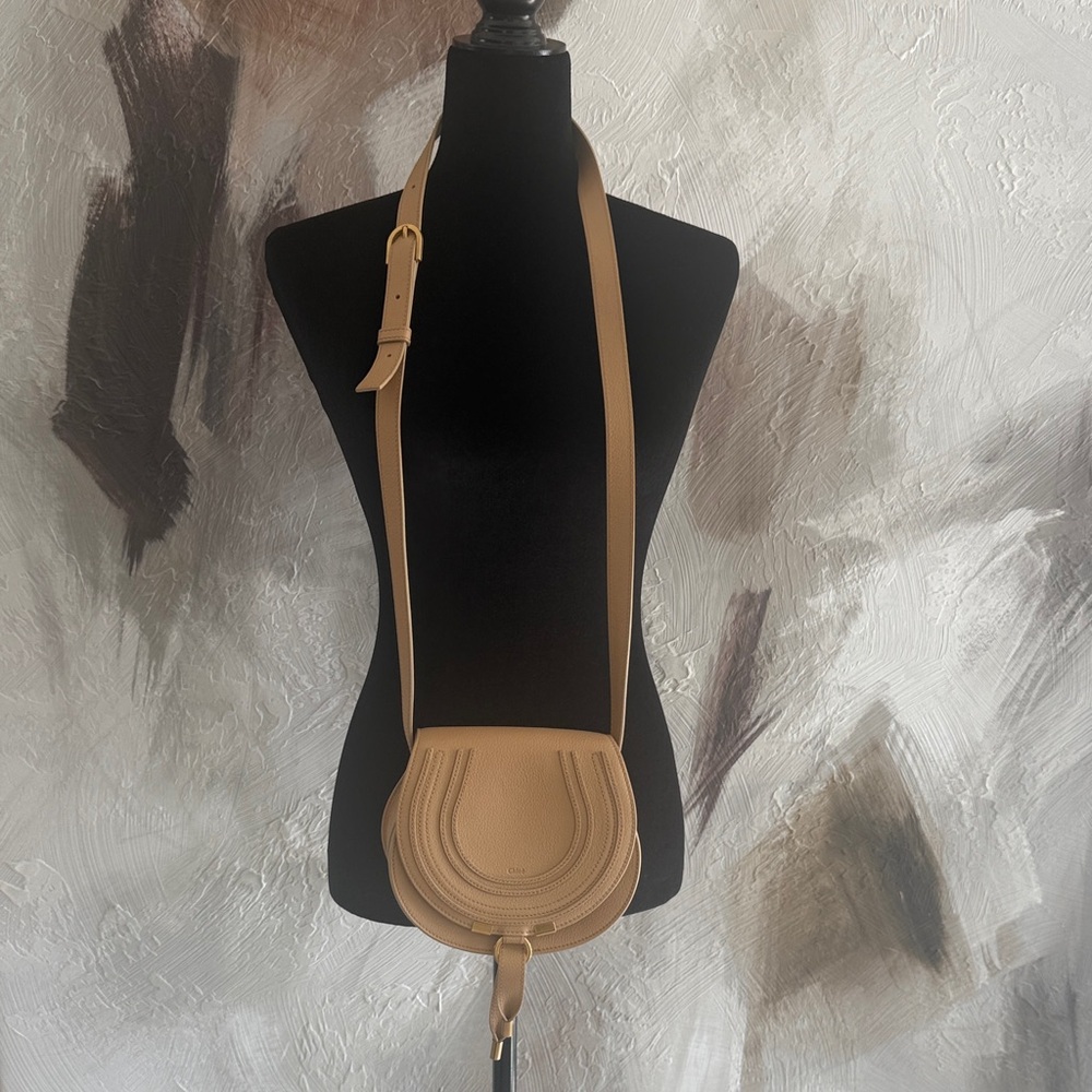 Chloe Elegant Tan Crossbody Bag